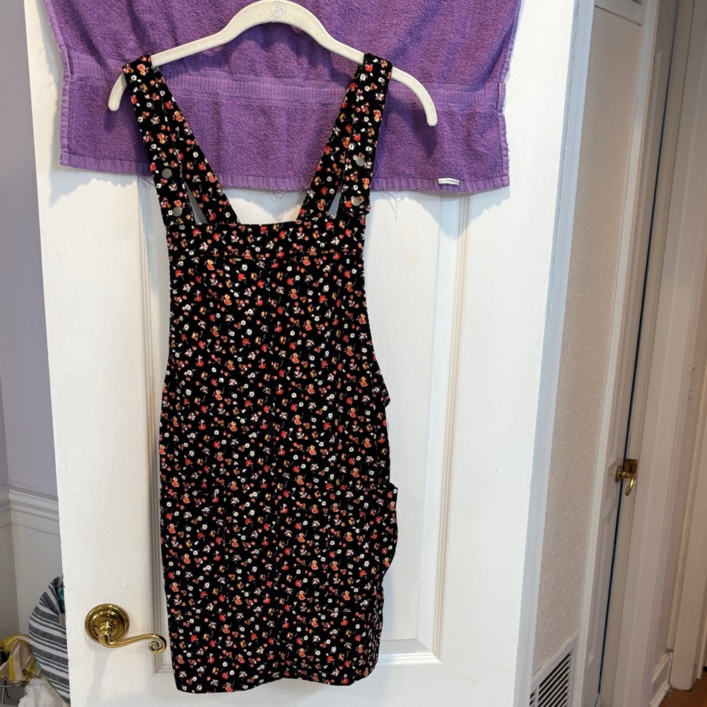 NWT  Black Floral Jumper Dress